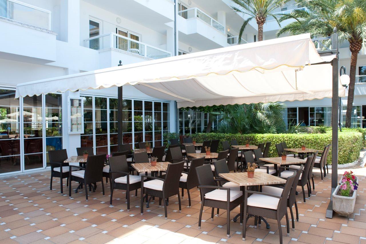 Grupotel Santa Eularia & Spa - Adults Only Santa Eularia des Riu Dış mekan fotoğraf