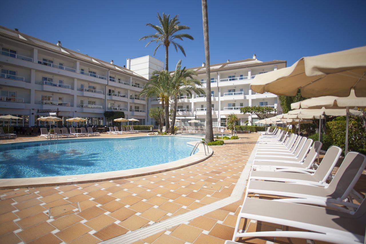 Grupotel Santa Eularia & Spa - Adults Only Santa Eularia des Riu Dış mekan fotoğraf