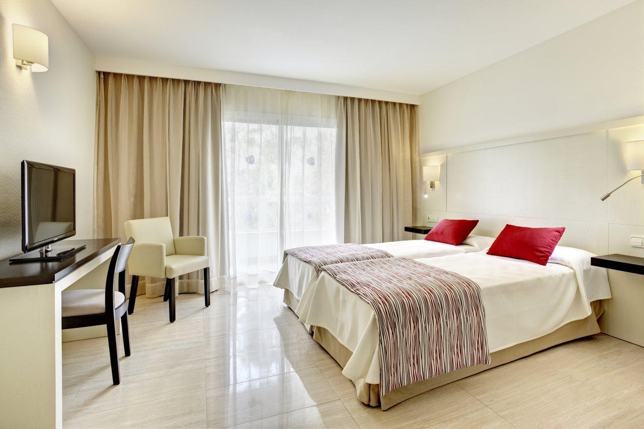 Grupotel Santa Eularia & Spa - Adults Only Santa Eularia des Riu Dış mekan fotoğraf