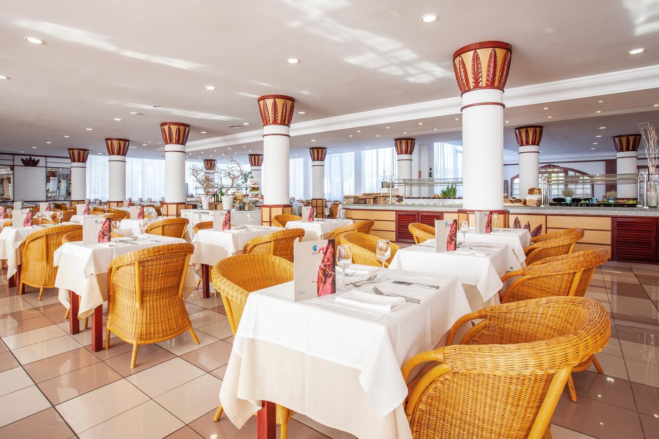Grupotel Santa Eularia & Spa - Adults Only Santa Eularia des Riu Dış mekan fotoğraf